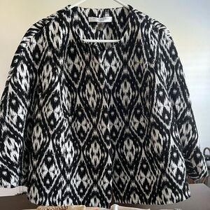 Peter Nygard women’s 3/4 sleeve jacket.